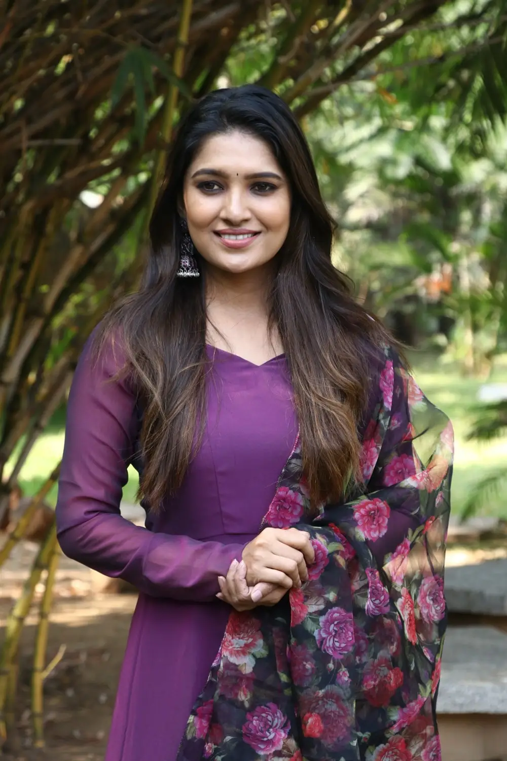 tamil actress vani bhojan stills in violet dress
